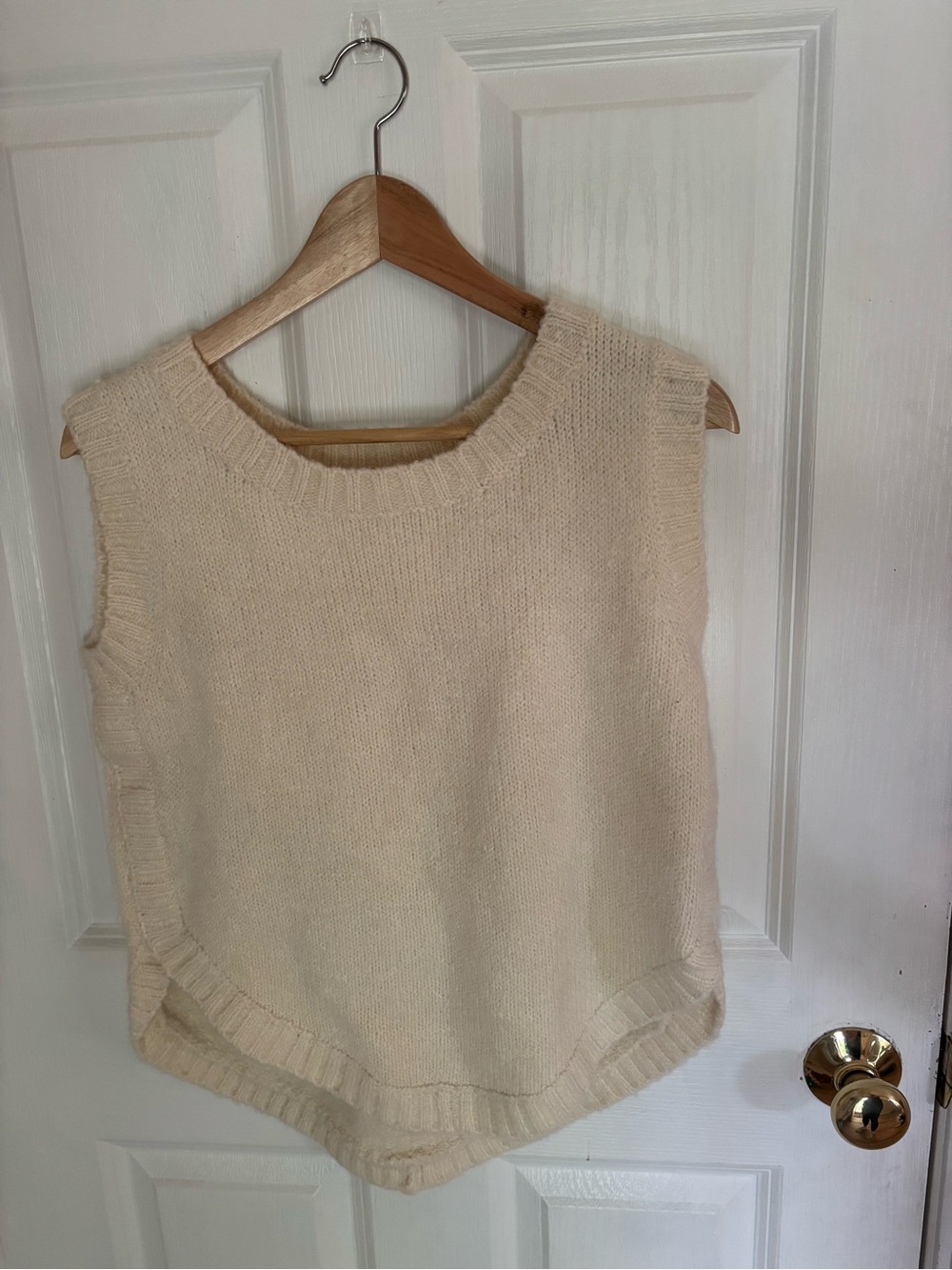 Venacular Cream Knit Sleeveless Sweater Vest NWT size small